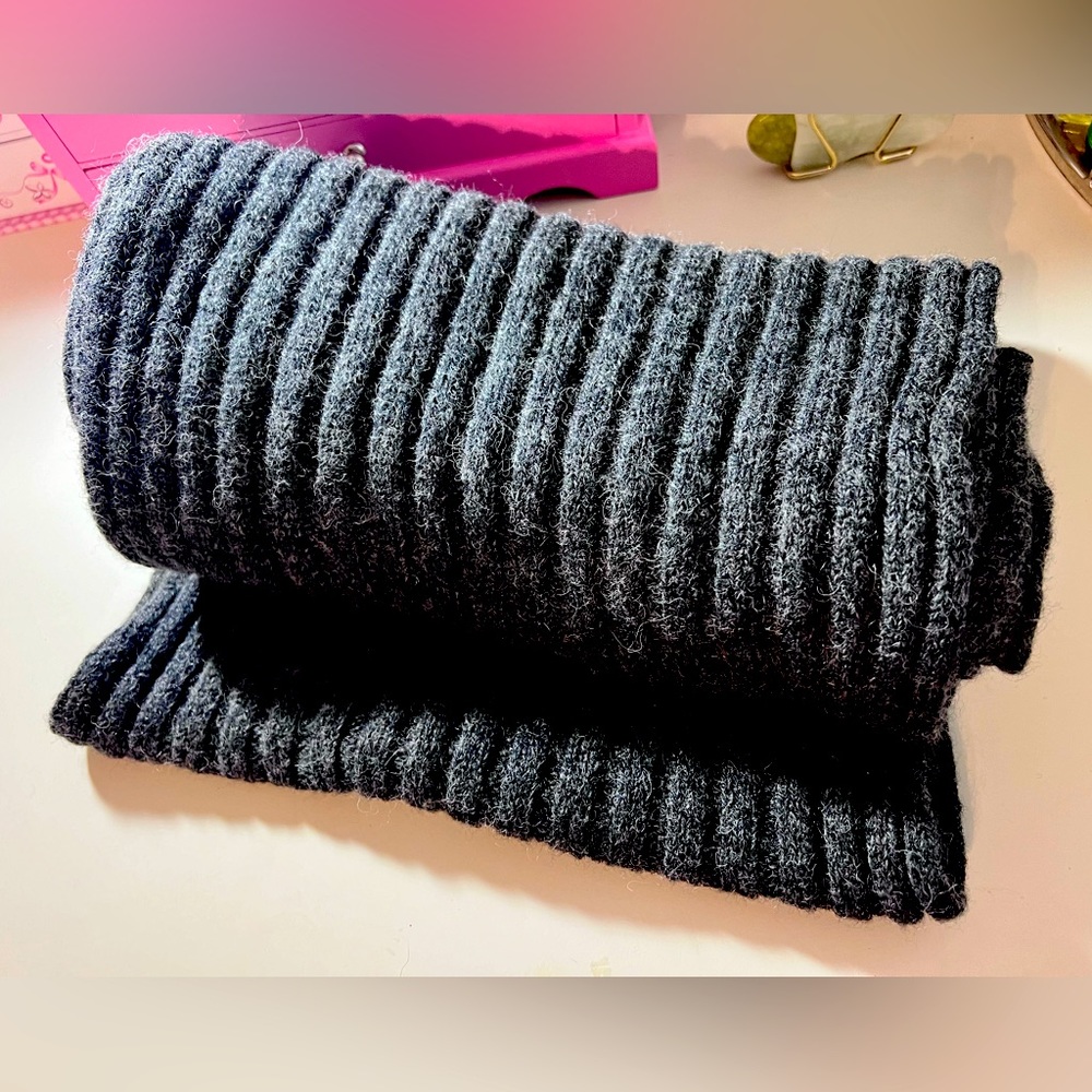 Used Bottega Veneta Long Wool Scarf.